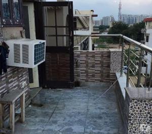 1 BHK Furnished Independent Floor available for rent in Sect