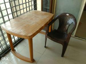 1 foldable table and chair