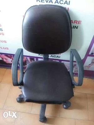 Black Leather Pad Rolling Arm Chair