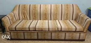 Fabric 3+1+1 Sofa with Sagwan wood frame