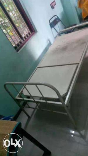 Hospital cot for patients