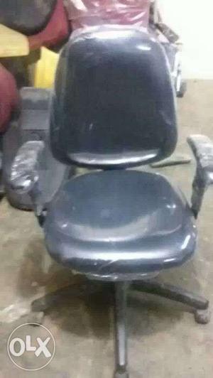 Office wheel chair available at discounted price..