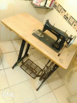 Sewing machine Merritt make