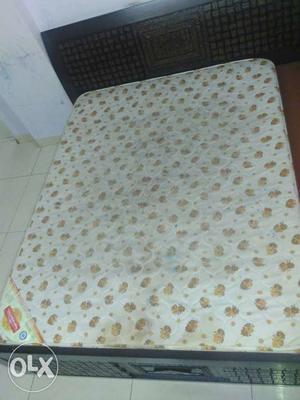 White And Brown Floral Mattress