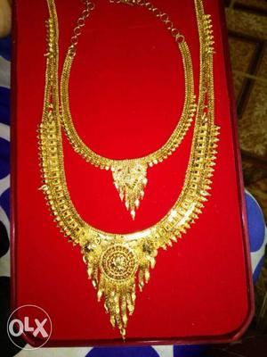 2 Gold artifical Necklaces