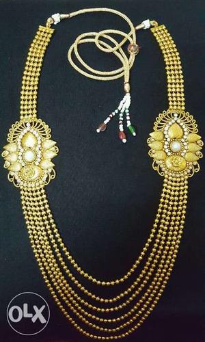 Brand New fashion neck piece available which can