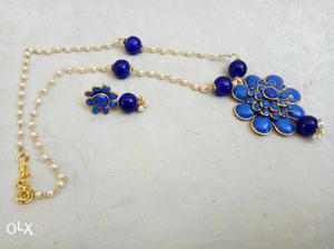 Gold And Blue Flower Pendant Necklace