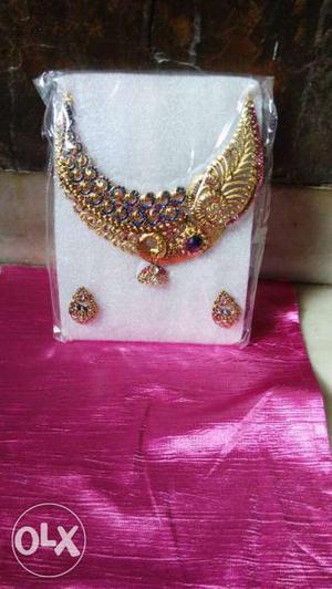 Gold And Red Collar Necklace And Earrings Set
