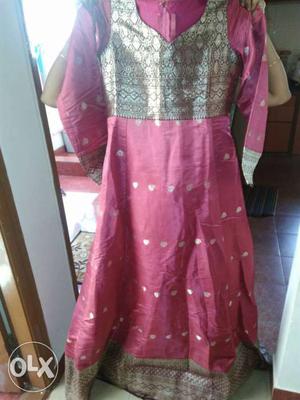 Gown in very good condition. xl size