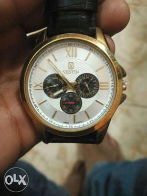 I want to sell my vestin Black Leather Strap White