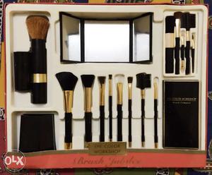 Imported brush set is on sell.