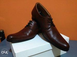 Leather made shoes
