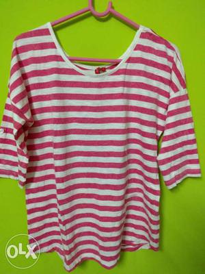 Trendy pink strips top - medium size black and
