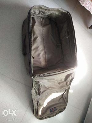 Trolley bag,2 Ladies purse,used, leather,Vera Pella,need