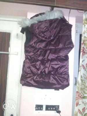 Warm jacket with cap also
