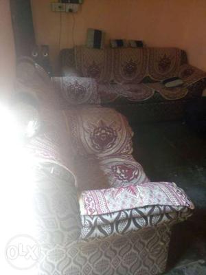 3+2 sofa set with sofa covar 1 year old