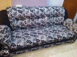 6 month Used complete Sofa Set in excellent
