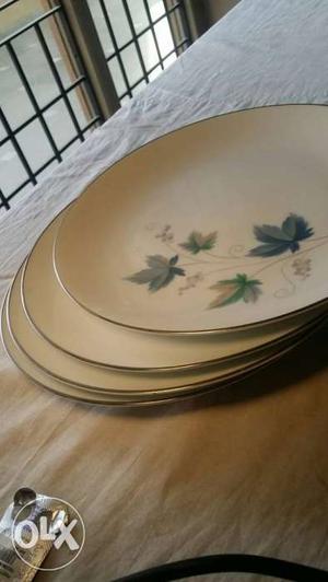 Beige And Blue Floral Ceramic Plate Set