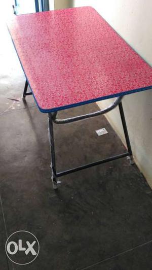 Folding Table 6 months old. good condition.