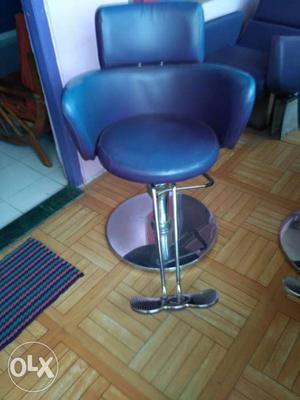 Hydro hair cutting chair. height adjustable for