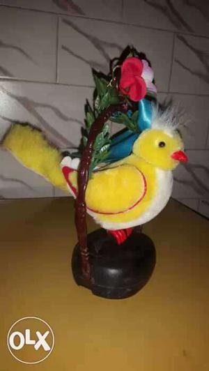 Imported yellow singing bird piece. The best gift