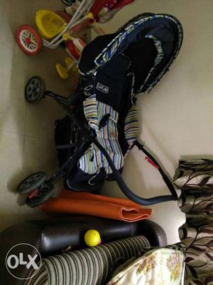 Love lap baby stroller good condition.