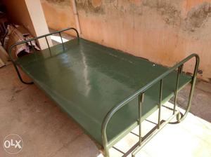 Steel cot in excellent condition.price negotiable
