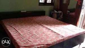 Teakwood double bed wid mattress