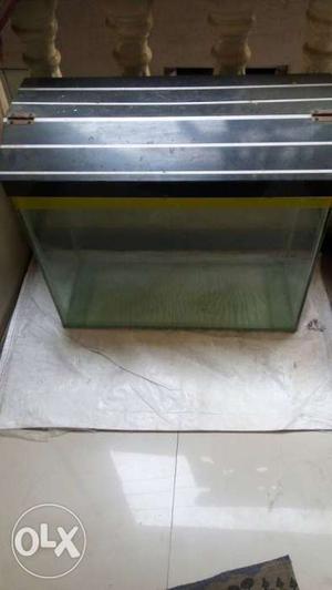 Urgent sellfish tank in new condition 2feet ×1.8 feet