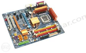 Black And Gray Motherboard