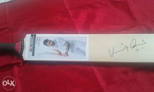 Sg bat signed by virat kohli. bat is with cover