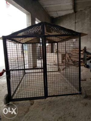 Dog house new condition