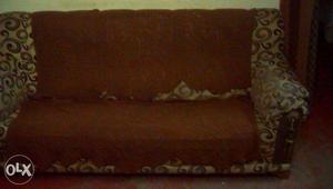 4 seated sofa in good condition