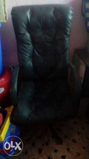 Black colour Seth ki chair