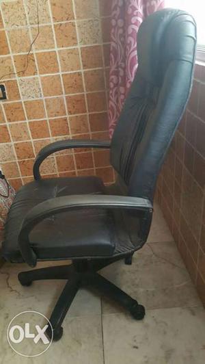 Black office / desptop rocking chair