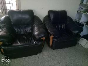 Bulgy Sofa Set (3+1+1), Black looking color.