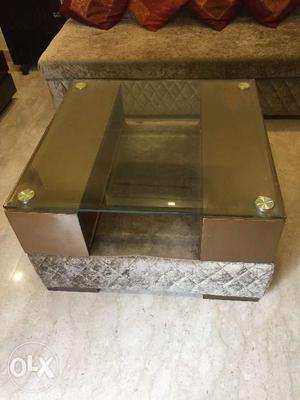Centre piece table in good condition