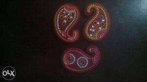 Red Gold Ad Pink Paisley Decor