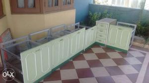 Removable kitchen trolleys and drawers