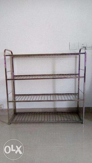 Steel rack for sale in good condition