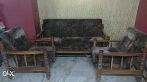 Wooden sofa sets 1yr old need for sale