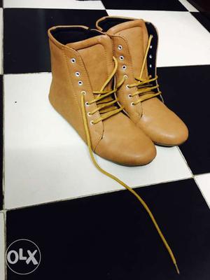 Brand new boots,tan color, size 8 available,