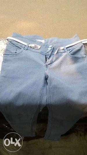 M selling a girls jeans top e t