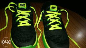 Nike Green And Black Running Shoes