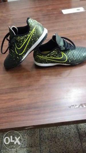 Nike magista indoor shoe size 4