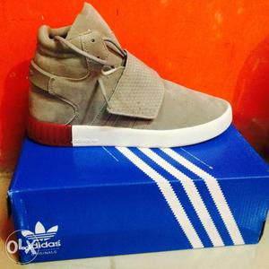 Unpaired Beige Suede Adidas High Tops With Box