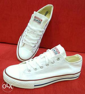 White Low Top Converse All Star Chuck Taylor