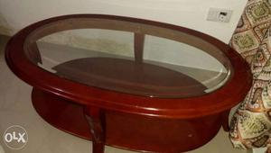 A perfect oval centre table for drawing room
