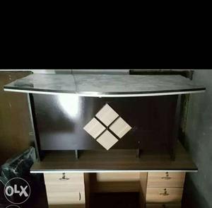 Brand new 5 by 3 Big office table with 5 locker