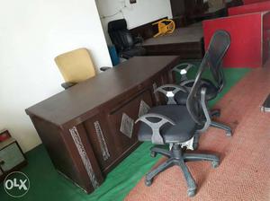 Complete office furniture good conditions